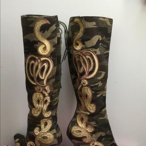 AKDMKS Women’s Tall Camo. Boots👢
